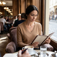 Carica l'immagine nel visualizzatore di Gallery, COLLANA CERCHIO DI LUCE