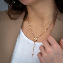 Carica l'immagine nel visualizzatore di Gallery, COLLANA ROSARIO Y IN ORO ROSA E ZIRCONI