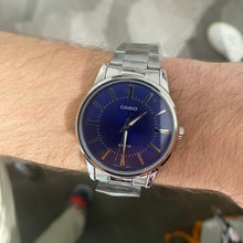 Carica l'immagine nel visualizzatore di Gallery, CASIO MTP-1303PD-2AV