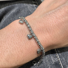 Carica l'immagine nel visualizzatore di Gallery, BRACCIALE CHARM CUORI