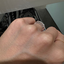 Carica l'immagine nel visualizzatore di Gallery, ANELLO 5 PIETRE CON CONTORNO DI DIAMANTI