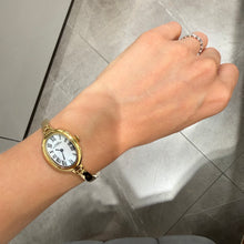Carica l'immagine nel visualizzatore di Gallery, OROLOGIO CAPITAL AX8049