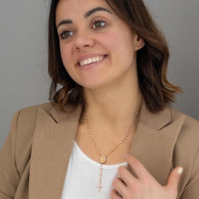 Carica l'immagine nel visualizzatore di Gallery, COLLANA ROSARIO Y IN ORO ROSA E ZIRCONI