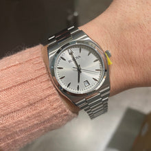 Carica l'immagine nel visualizzatore di Gallery, BULOVA SURVEYOR LADY