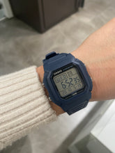 Carica l'immagine nel visualizzatore di Gallery, CASIO W-800H-2AVES