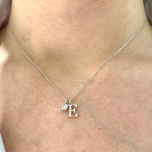 Carica l'immagine nel visualizzatore di Gallery, CATENINA CON INIZIALE IN DIAMANTI