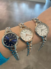 Carica l'immagine nel visualizzatore di Gallery, BULOVA CLASSIC DIAMONDS