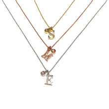 Carica l'immagine nel visualizzatore di Gallery, CATENINA CON INIZIALE IN DIAMANTI