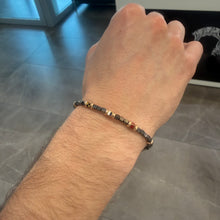 Carica l'immagine nel visualizzatore di Gallery, BRACCIALE IN ARGENTO CON CUBETTI E BANDIERINE BRUNITO
