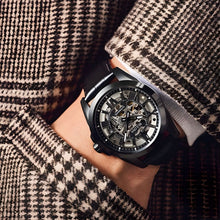 Carica l&#39;immagine nel visualizzatore di Gallery, BULOVA SUTTON SKELETON AUTOMATIC BLACK
