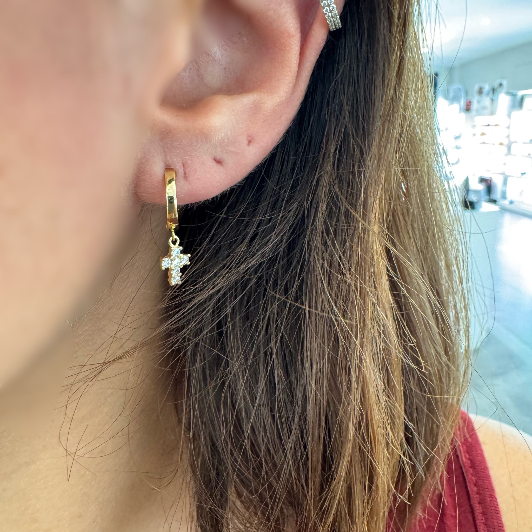 ORECCHINI CERCHI CON CROCE – GOLDEN ORO SRL - Foto 2