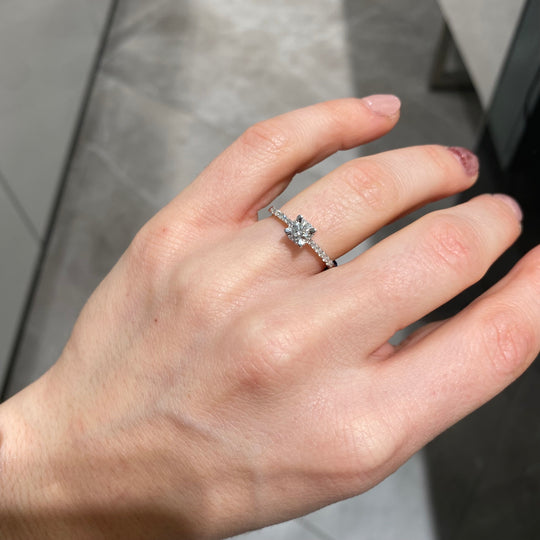 ANELLO SOLITARIO MULTI DIAMANTE