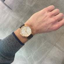 Carica l'immagine nel visualizzatore di Gallery, BULOVA ULTRA SLIM
