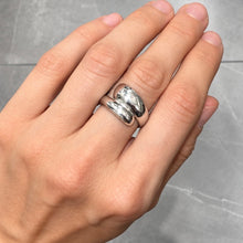 Carica l'immagine nel visualizzatore di Gallery, ANELLO ABBRACCIO
