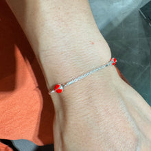 Carica l&#39;immagine nel visualizzatore di Gallery, BRACCIALE BABY COCCINELLE ROSSE
