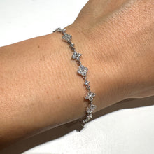 Carica l&#39;immagine nel visualizzatore di Gallery, BRACCIALE FIORI BRILLANTI
