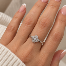Carica l'immagine nel visualizzatore di Gallery, ANELLO CLOVER LIGHT

