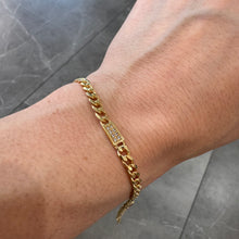 Carica l&#39;immagine nel visualizzatore di Gallery, BRACCIALE IN ARGENTO A CATENA DORATA CON ZIRCONI
