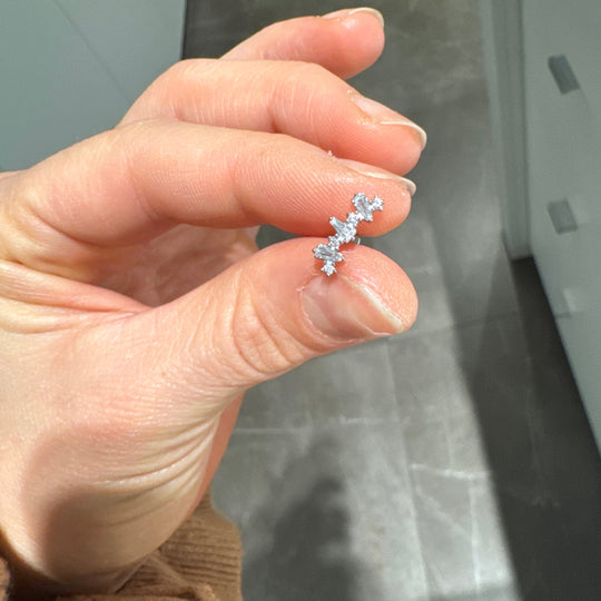 ORECCHINO CURVA DI LUCE