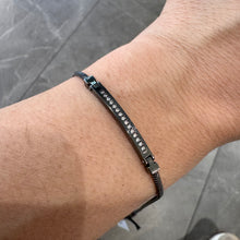 Carica l&#39;immagine nel visualizzatore di Gallery, BRACCIALE IN ARGENTO CON PIASTRINA CON ZIRCONI
