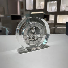 Carica l'immagine nel visualizzatore di Gallery, OROLOGIO IN CRISTALLO
