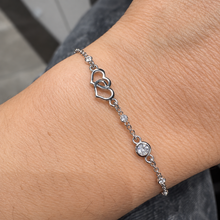 Carica l'immagine nel visualizzatore di Gallery, BRACCIALE DUE CUORI E PUNTO LUCE
