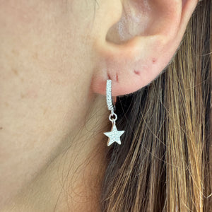 ORECCHINI A CERCHIO CON CHARM STELLA