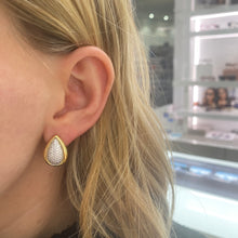 Carica l'immagine nel visualizzatore di Gallery, ORECCHINI A GOCCIA GLOW
