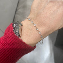 Carica l&#39;immagine nel visualizzatore di Gallery, BRACCIALE CON ZIRCONI BIANCHI
