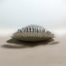 Carica l'immagine nel visualizzatore di Gallery, CENTROTAVOLA CONCHIGLIA
