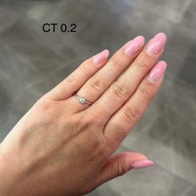Carica l'immagine nel visualizzatore di Gallery, SOLITARIO CLASSICO CON DIAMANTE
