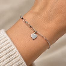 Carica l'immagine nel visualizzatore di Gallery, BRACCIALE CUORE PENDENTE E SFERE LISCE
