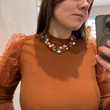 Carica l'immagine nel visualizzatore di Gallery, COLLANA PERLE,CORNIOLA E AGATA MULTICOLOR
