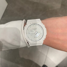 Carica l'immagine nel visualizzatore di Gallery, CASIO G-SHOCK GA-2100-7A7ER
