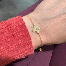 Carica l'immagine nel visualizzatore di Gallery, BRACCIALE FIORE DORATO
