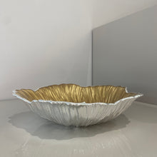Carica l'immagine nel visualizzatore di Gallery, CENTROTAVOLA FIORE
