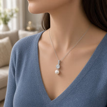 Carica l'immagine nel visualizzatore di Gallery, COLLANA PERLA DI LUCE
