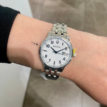 Carica l'immagine nel visualizzatore di Gallery, BULOVA SUTTON LADY
