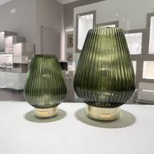 Carica l'immagine nel visualizzatore di Gallery, LAMPADA GOCCIA VERDE
