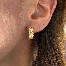 Carica l'immagine nel visualizzatore di Gallery, ORECCHINI A CERCHIO CATENA
