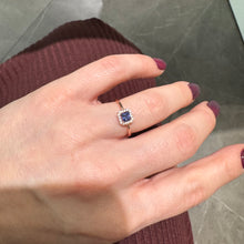 Carica l'immagine nel visualizzatore di Gallery, ANELLO ROSE' QUADRATO
