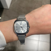 Carica l'immagine nel visualizzatore di Gallery, CASIO LTP-B166G-7AVEF
