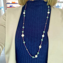 Carica l'immagine nel visualizzatore di Gallery, COLLANA CON QUARZO, AMETISTA E PERLE
