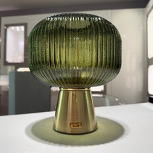 Carica l'immagine nel visualizzatore di Gallery, LAMPADA OGIVALE VERDE
