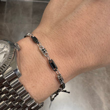 Carica l&#39;immagine nel visualizzatore di Gallery, BRACCIALE IN ARGENTO BRUNITO CON PIETRE NERE
