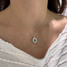 Carica l'immagine nel visualizzatore di Gallery, COLLANA OVALE CON SMERALDO
