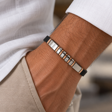 Carica l'immagine nel visualizzatore di Gallery, BRACCIALE CON ELEMENTI GEOMETRICI IN ACCIAIO
