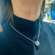 Carica l'immagine nel visualizzatore di Gallery, COLLANA  CERCHIO DIAMANTATO
