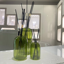 Carica l'immagine nel visualizzatore di Gallery, PROFUMATORE BOTTLE GREEN
