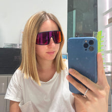 Carica l&#39;immagine nel visualizzatore di Gallery, OCCHIALE DA SOLE OAKLEY SUTRO S
